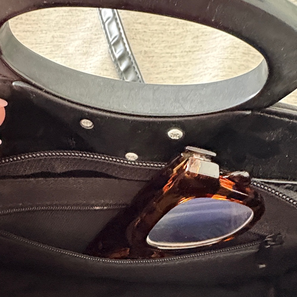 Elegant Black Women's Handbag - Picture 6 of 8